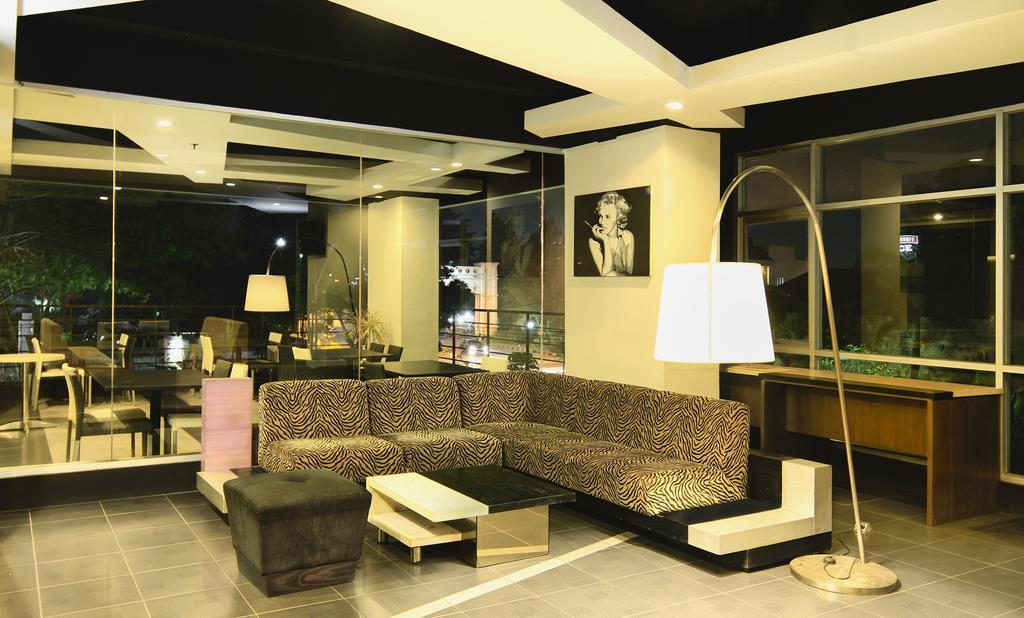 Valore Hotel Cimahi Eksteriør bilde
